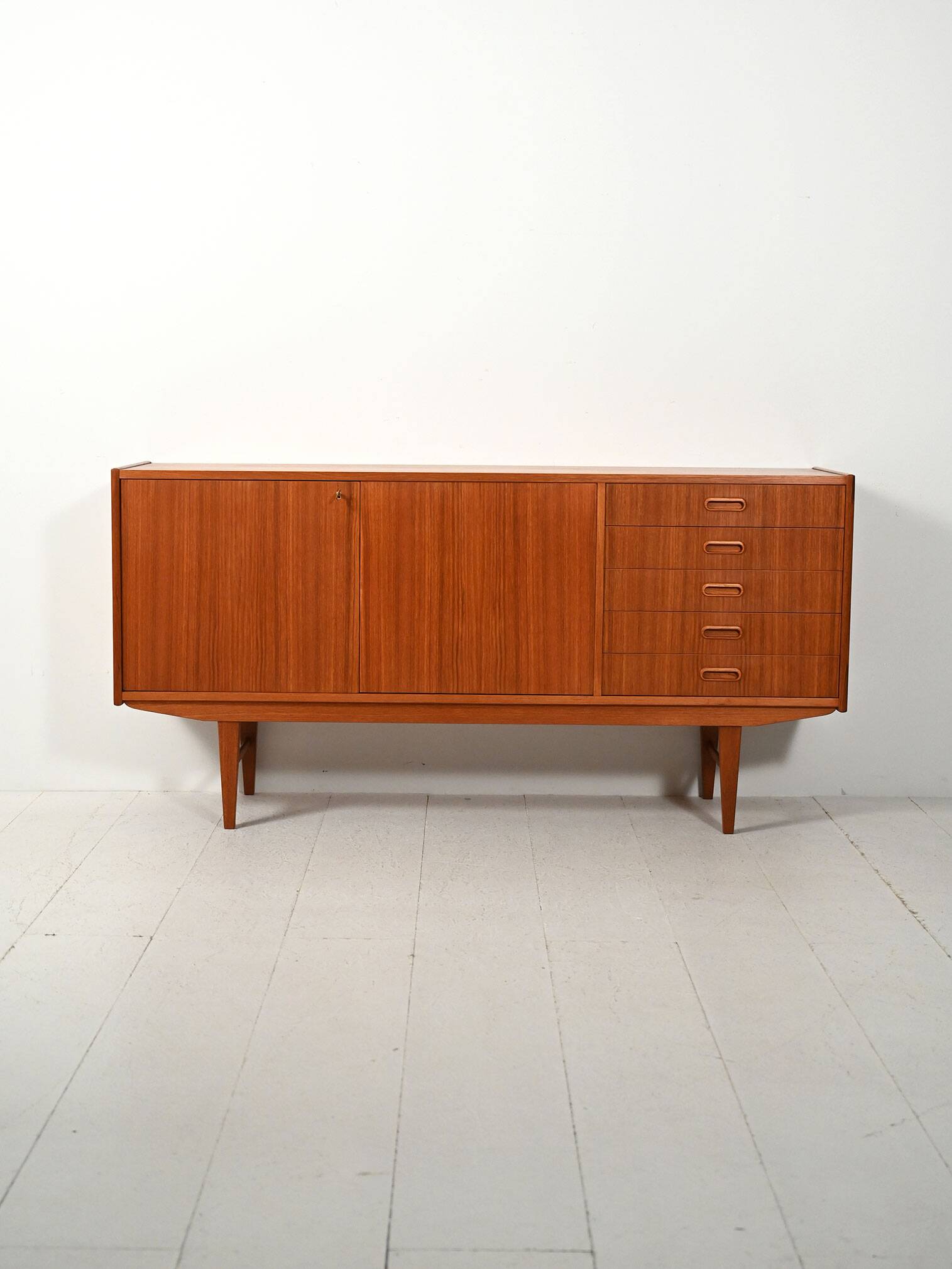 Buffet scandinave en teck, années 1950-60