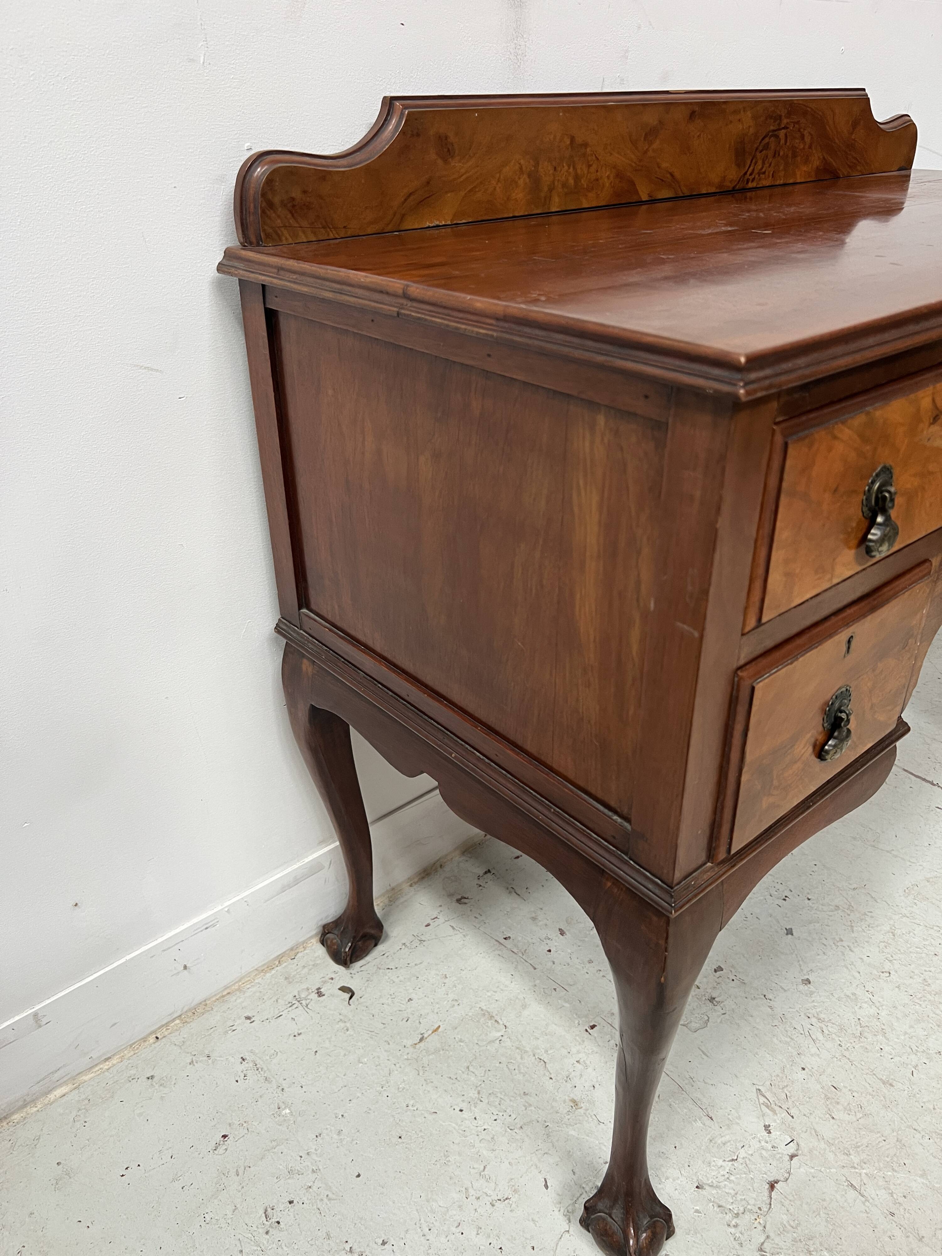 Bureau plat Regency en acajou et placage XIX siècle