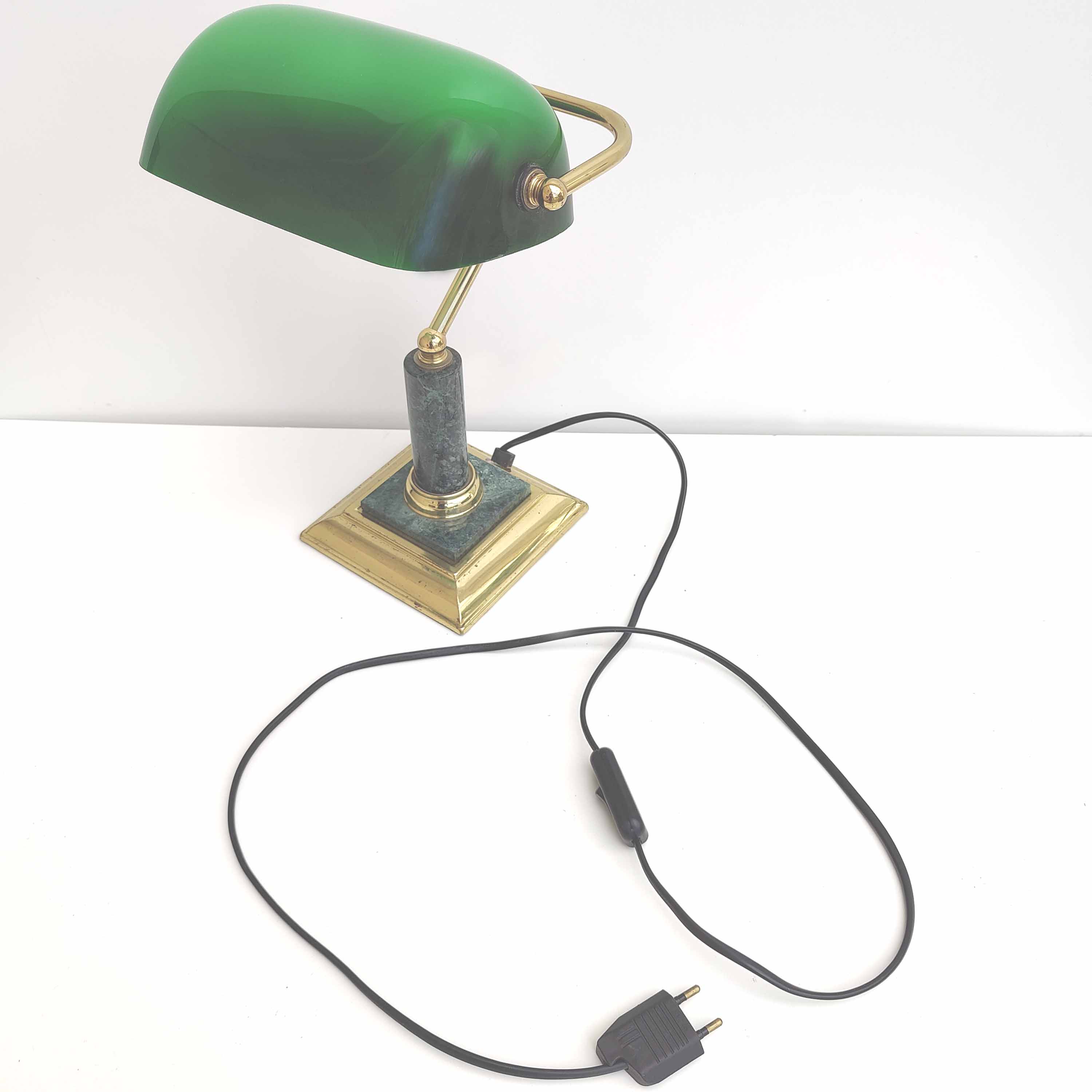 Green opaline banker lamp