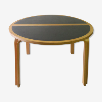 Table scandinave de Magnus Olesen