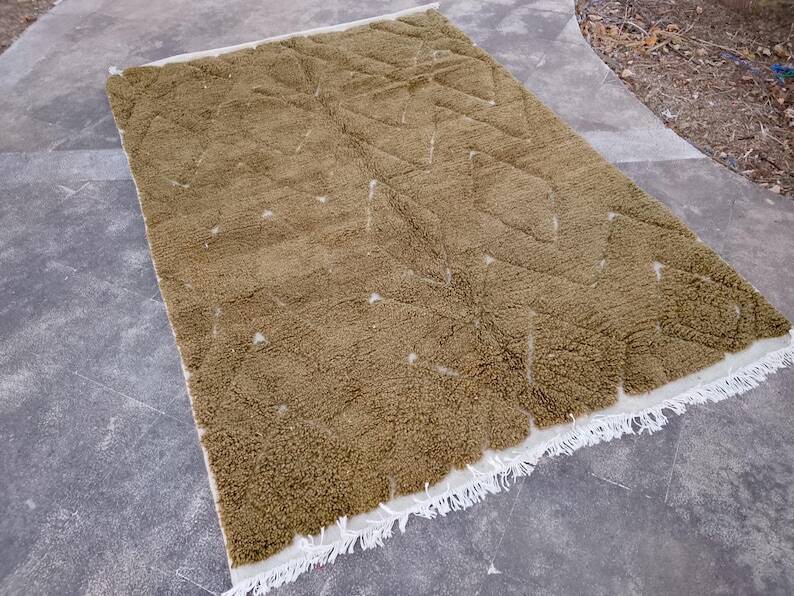 Traditional handwoven Berber rug, size 100 x 200 cm