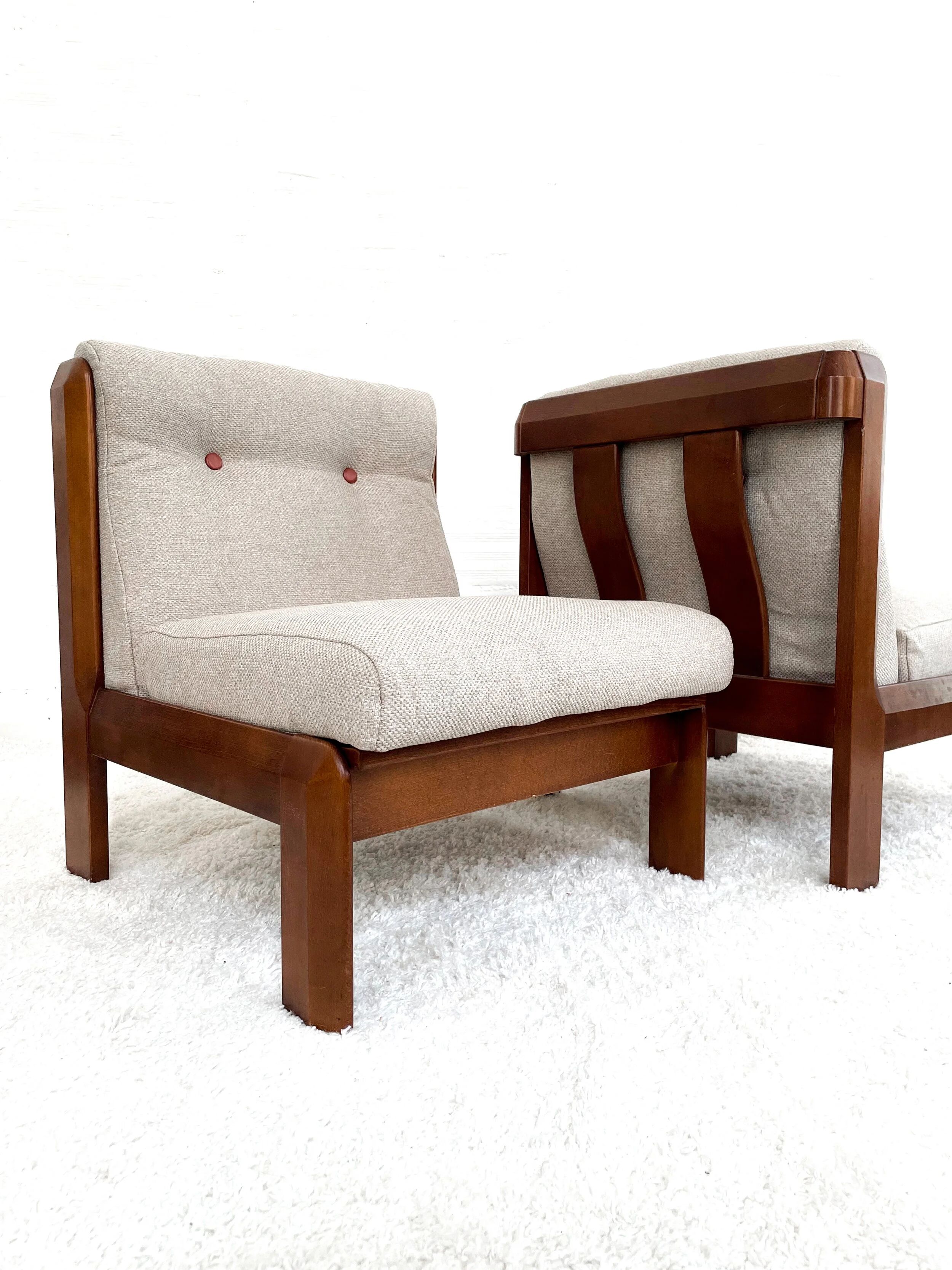 Guilleumas armchair. Upholstered in raw. Spain 70s
