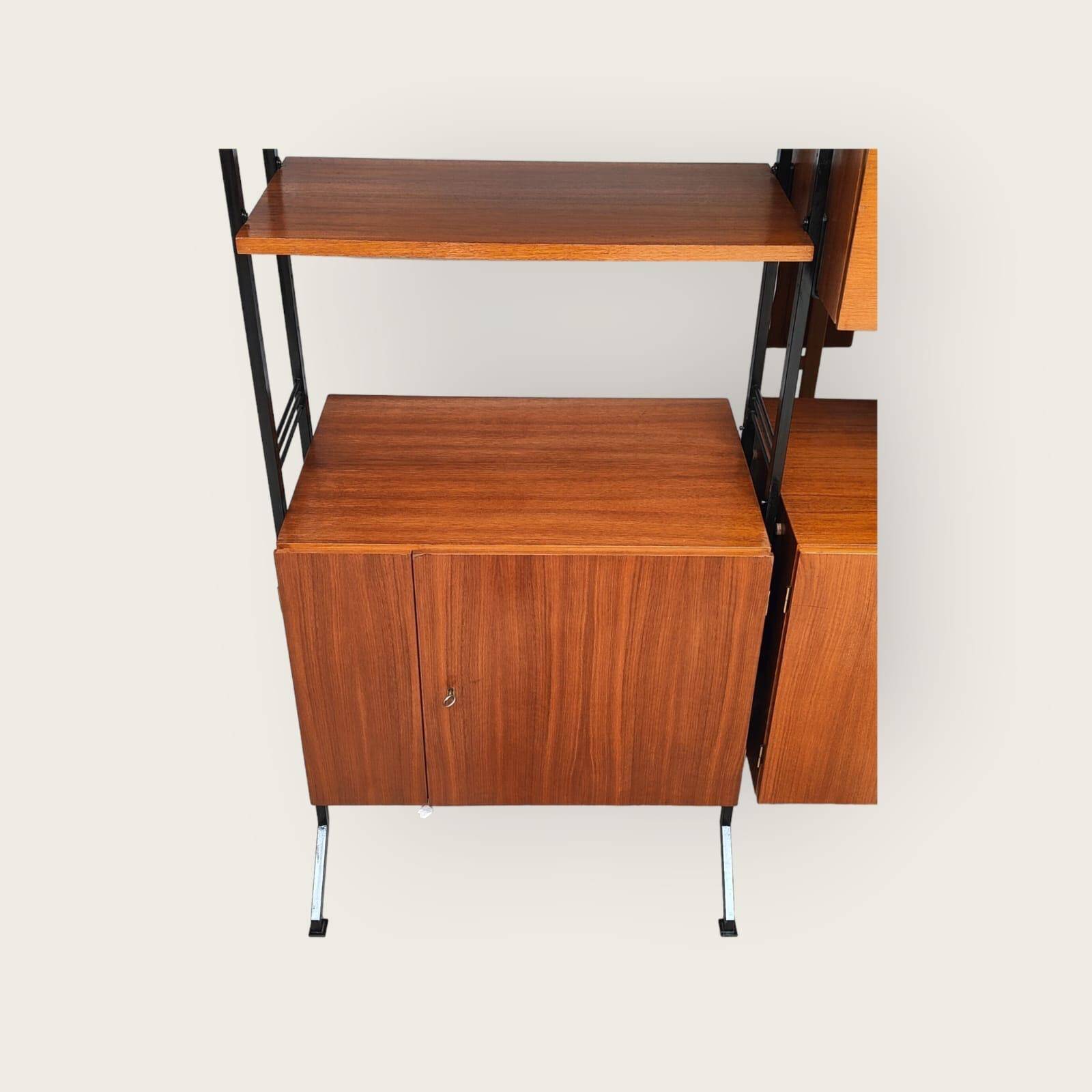 Système mural du milieu du siècle