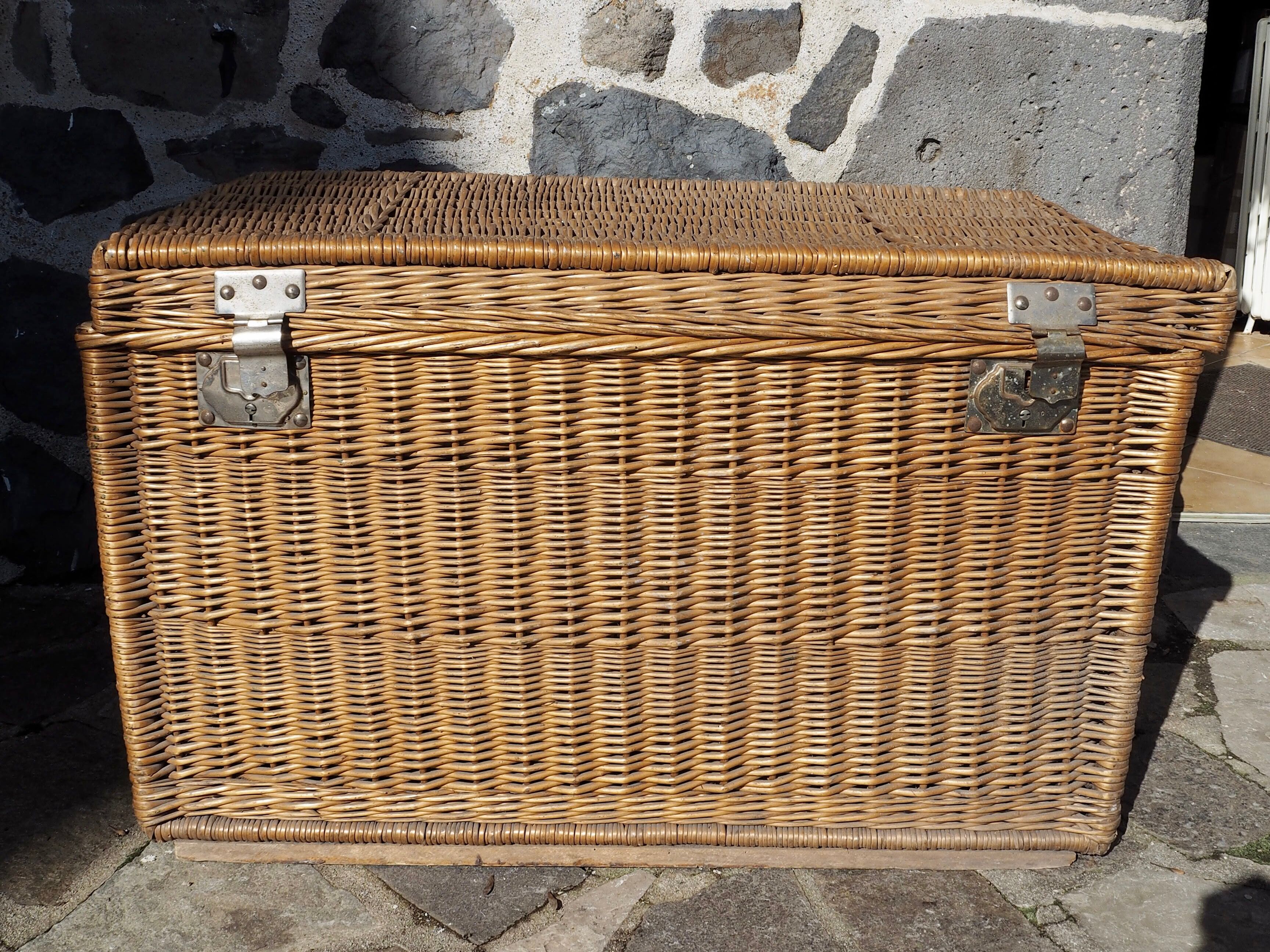 XXL wicker trunk