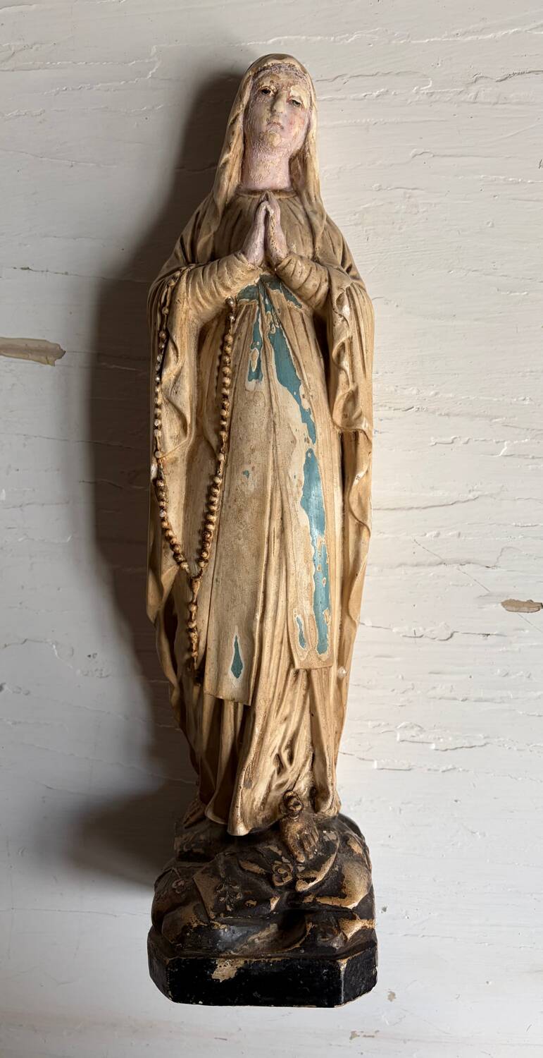 Statue of the Holy Virgin