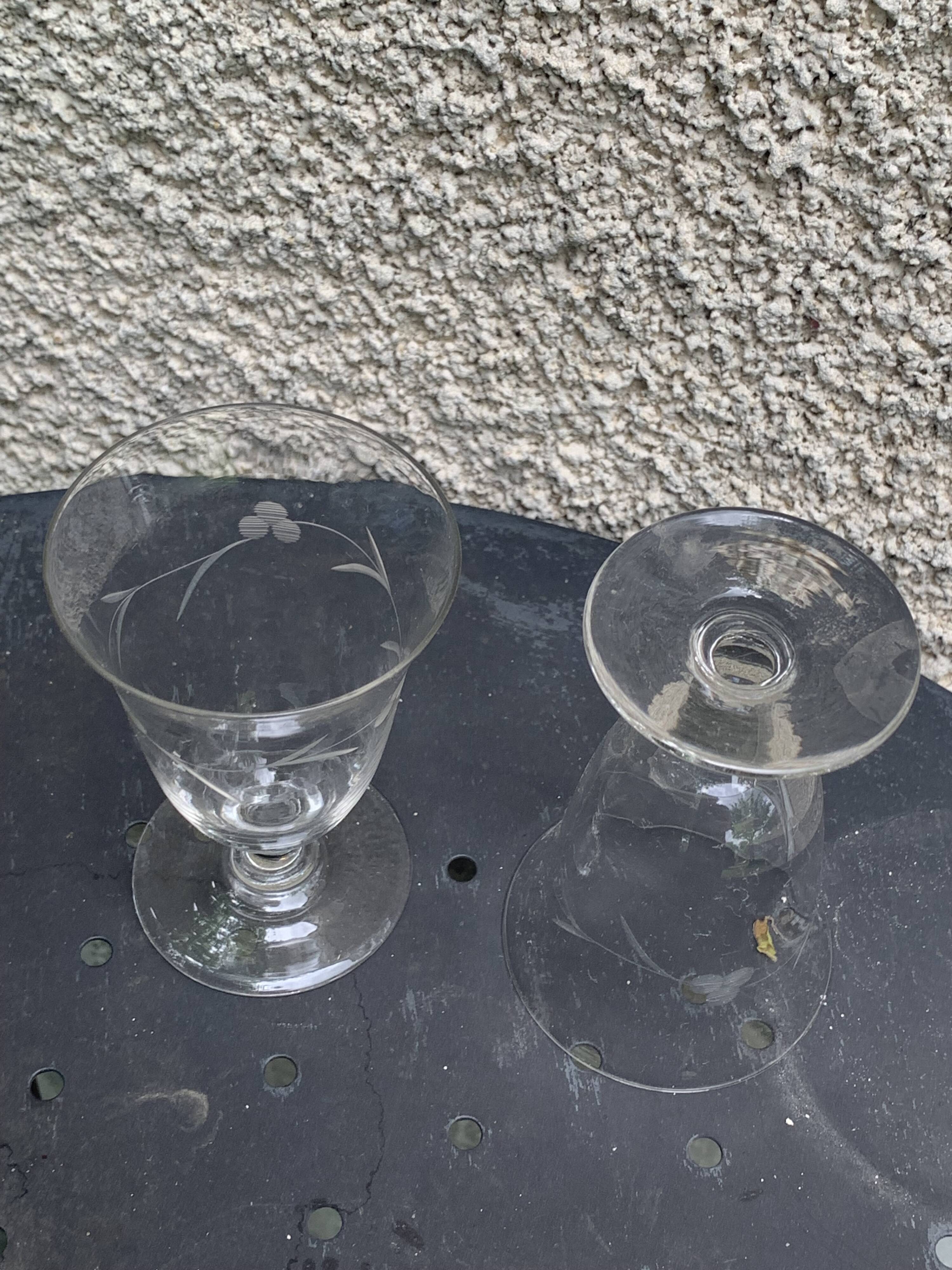 6 clear glass wine glasses with antique chiseled flower pattern