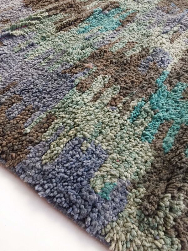 Tapis berbère marocain Boujaad camouflage bleu et bordure rouge 228x158cm