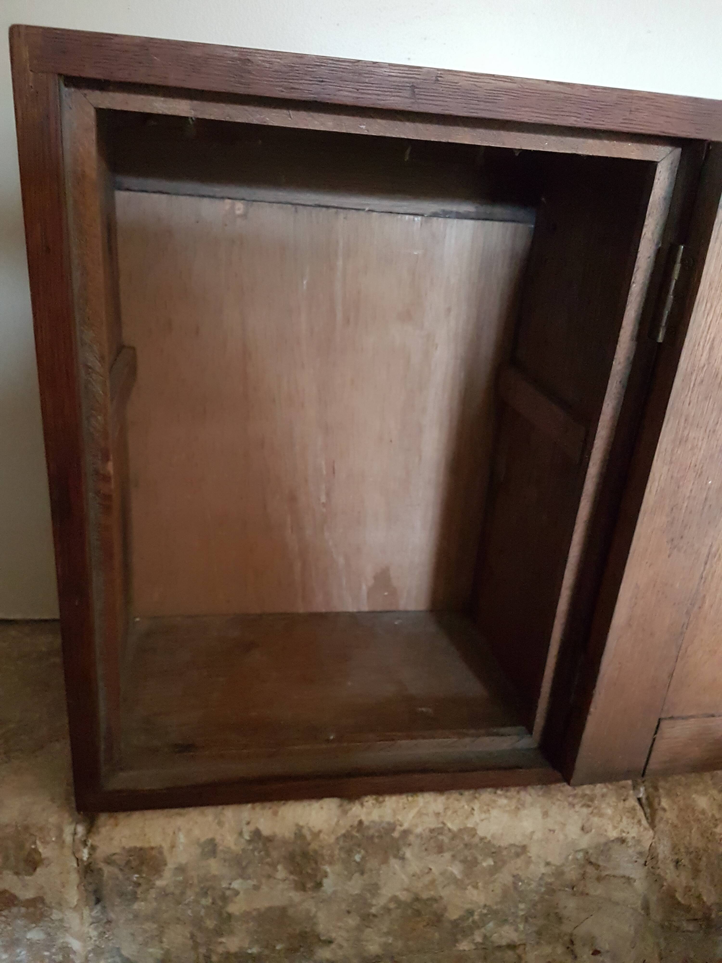 Medicine Cabinet, small closet to ask or suspend