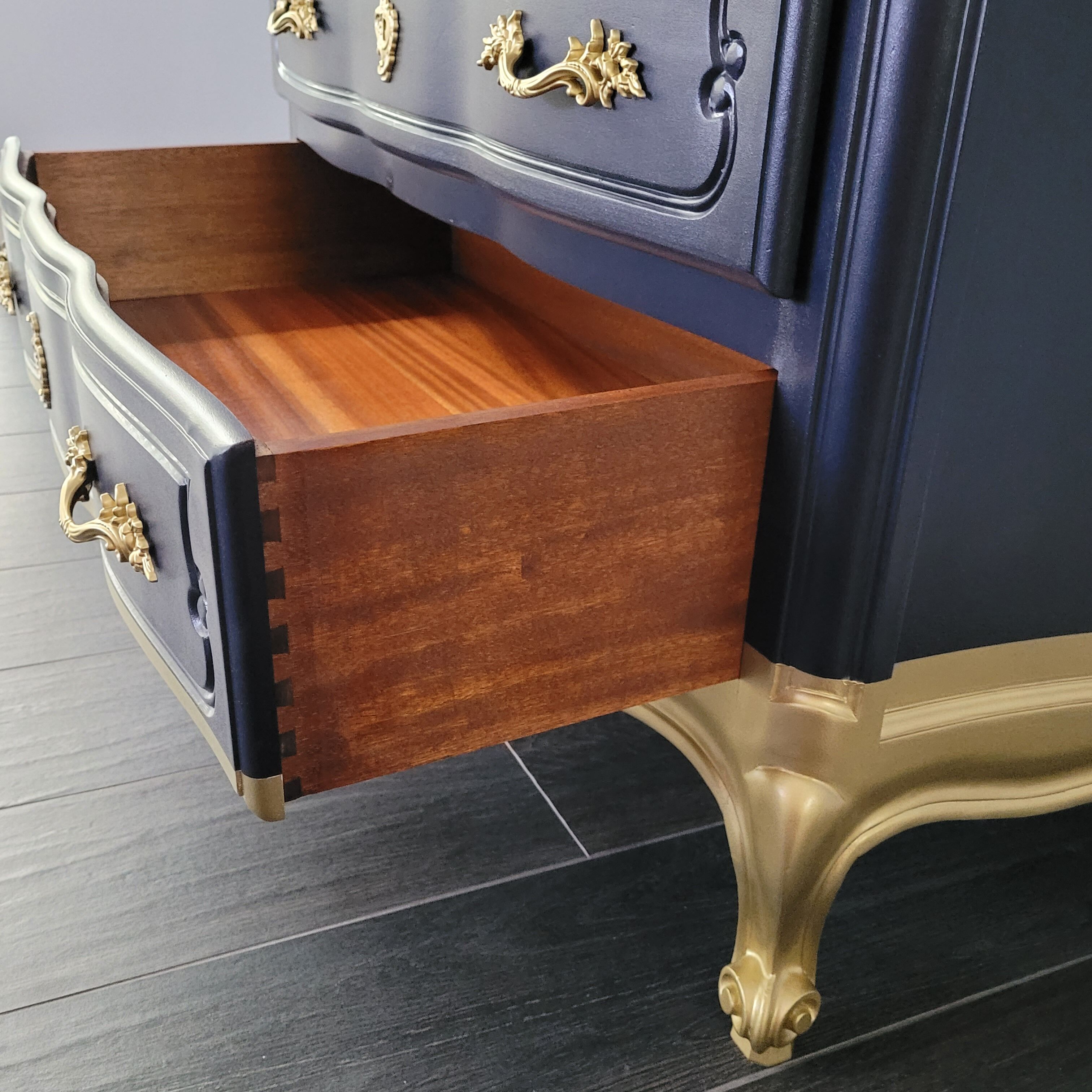 Louis XIV style cherry chest of drawers, with 3 drawers