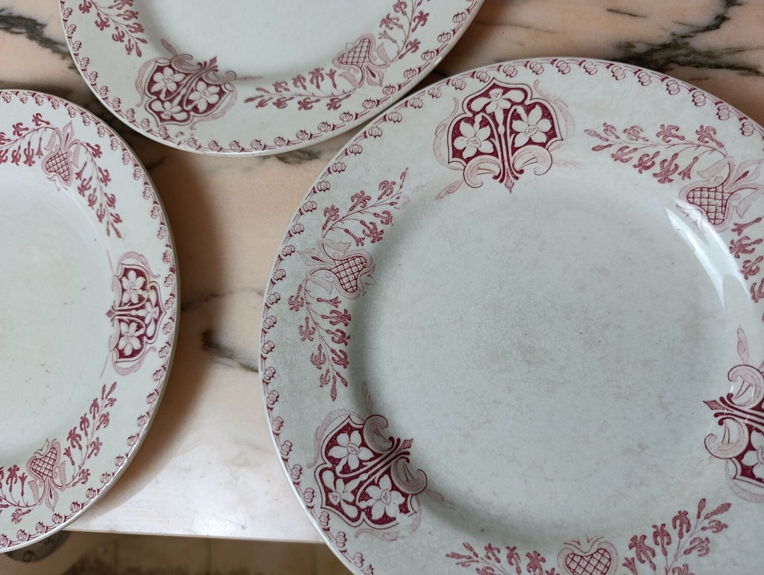 Flat plates Lunéville model Sébastopol With Lions of Faience