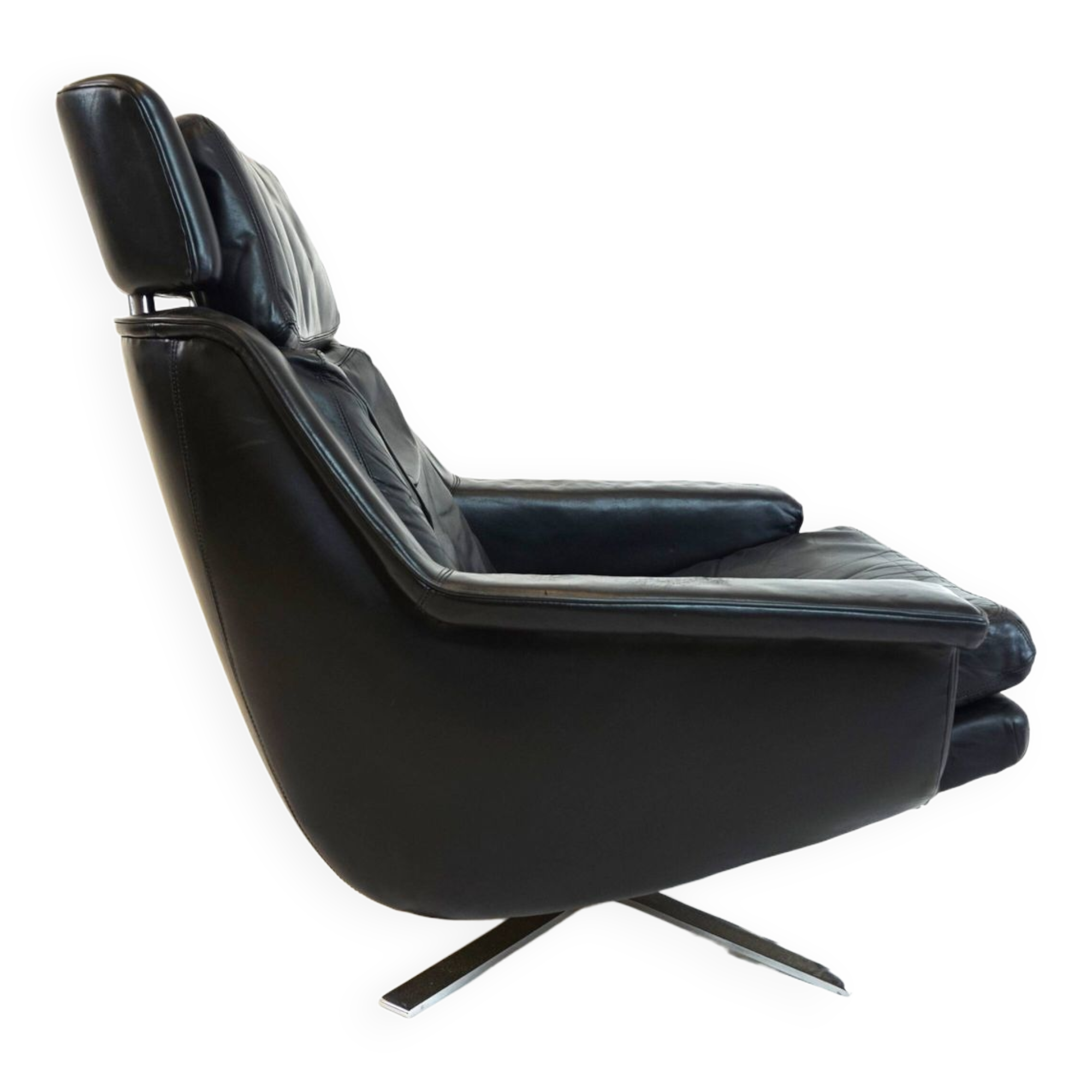 ESA leather chair 802 by Werner Langenfeld