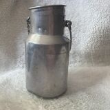Pot à lait métal