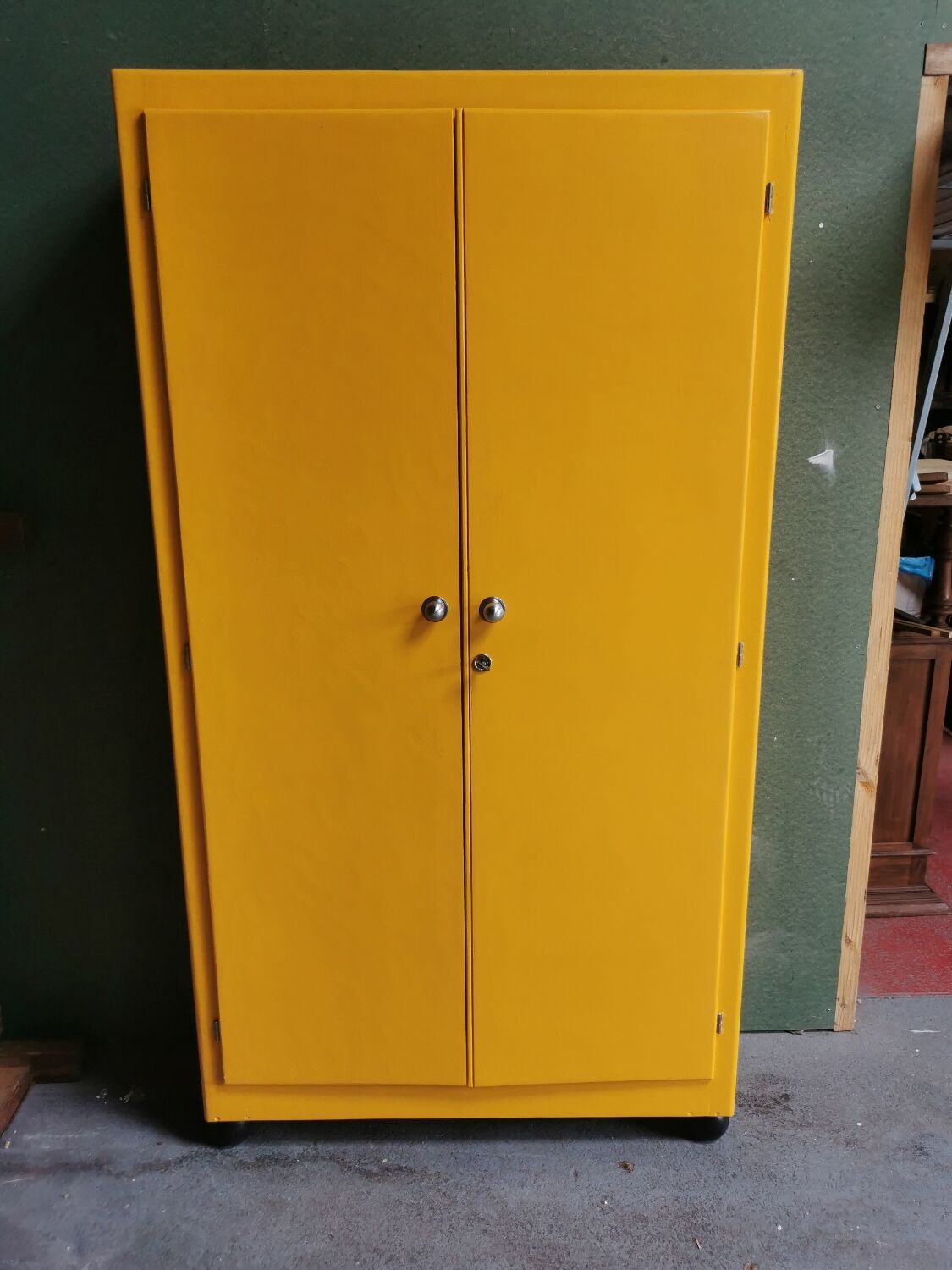 Parisian locker room