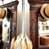 Wall mounted coat rack