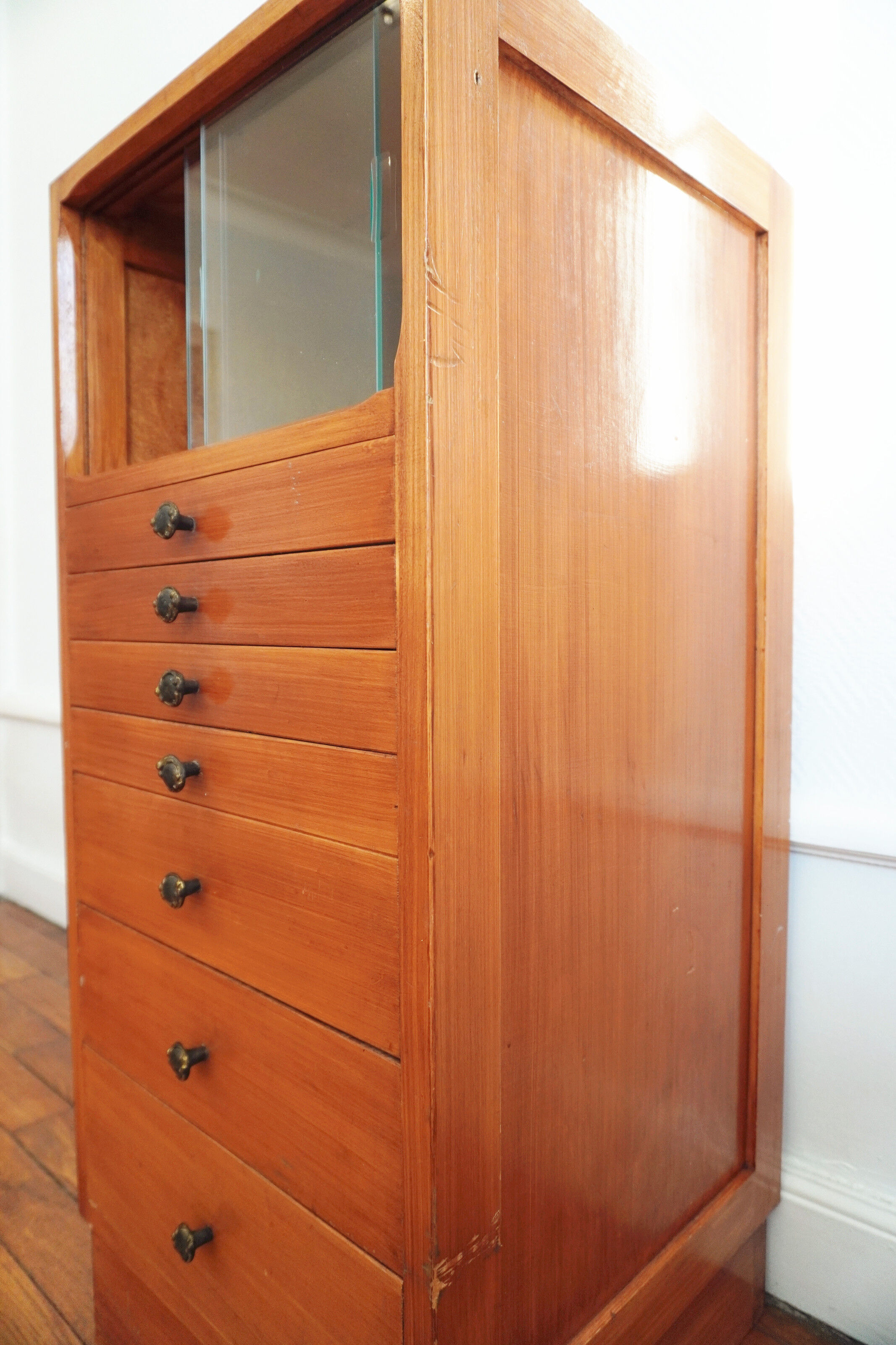 Small metier furniture chest of drawers with display case