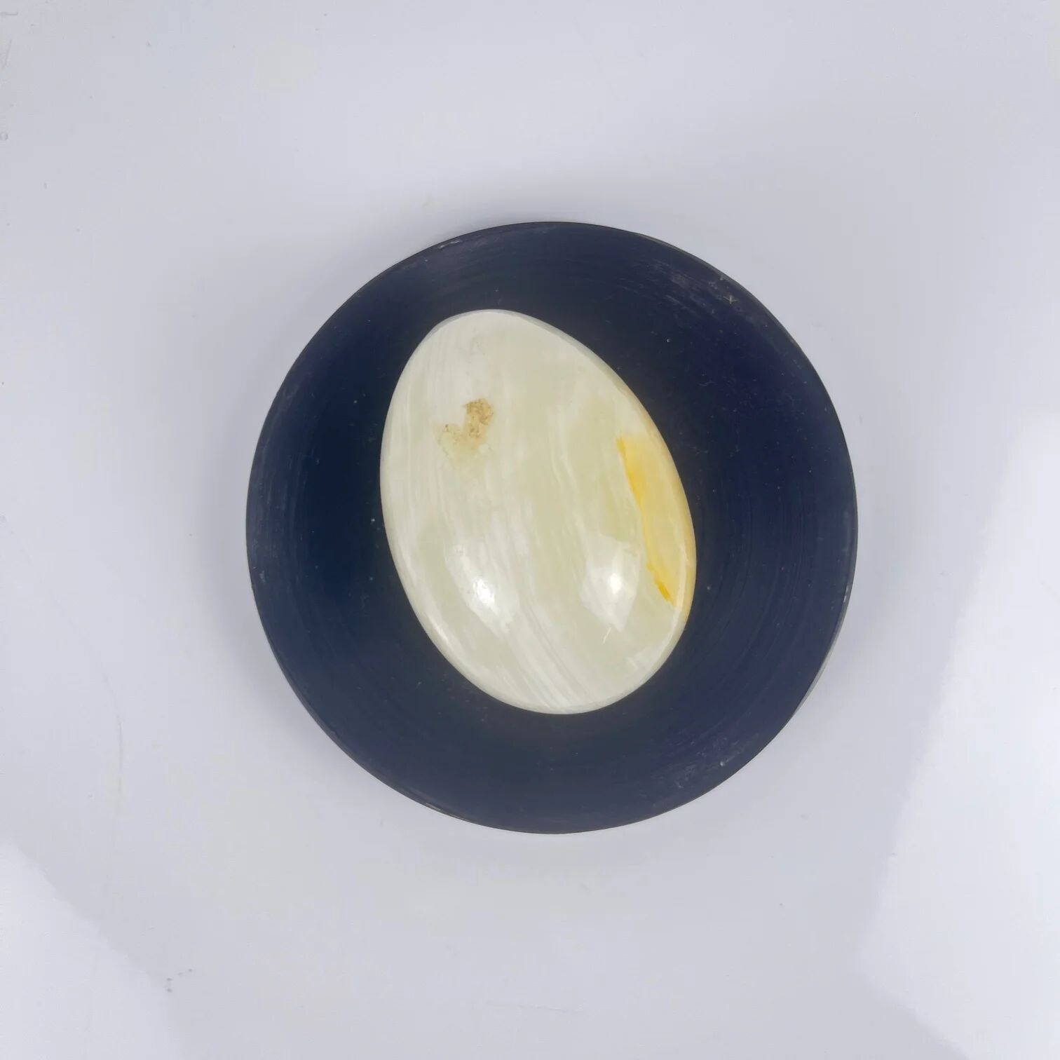 Set of vintage decorative eggs in translucent veined onyx, 1970s