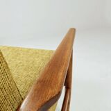 Fauteuil vintage olive vert design by H.Lis