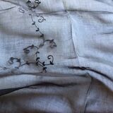 Black nape and towels in organdi