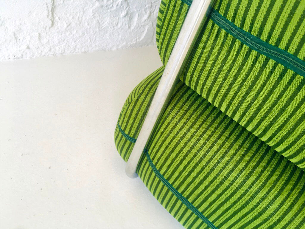 Chauffeuse-lit en métal chromé, années 1970