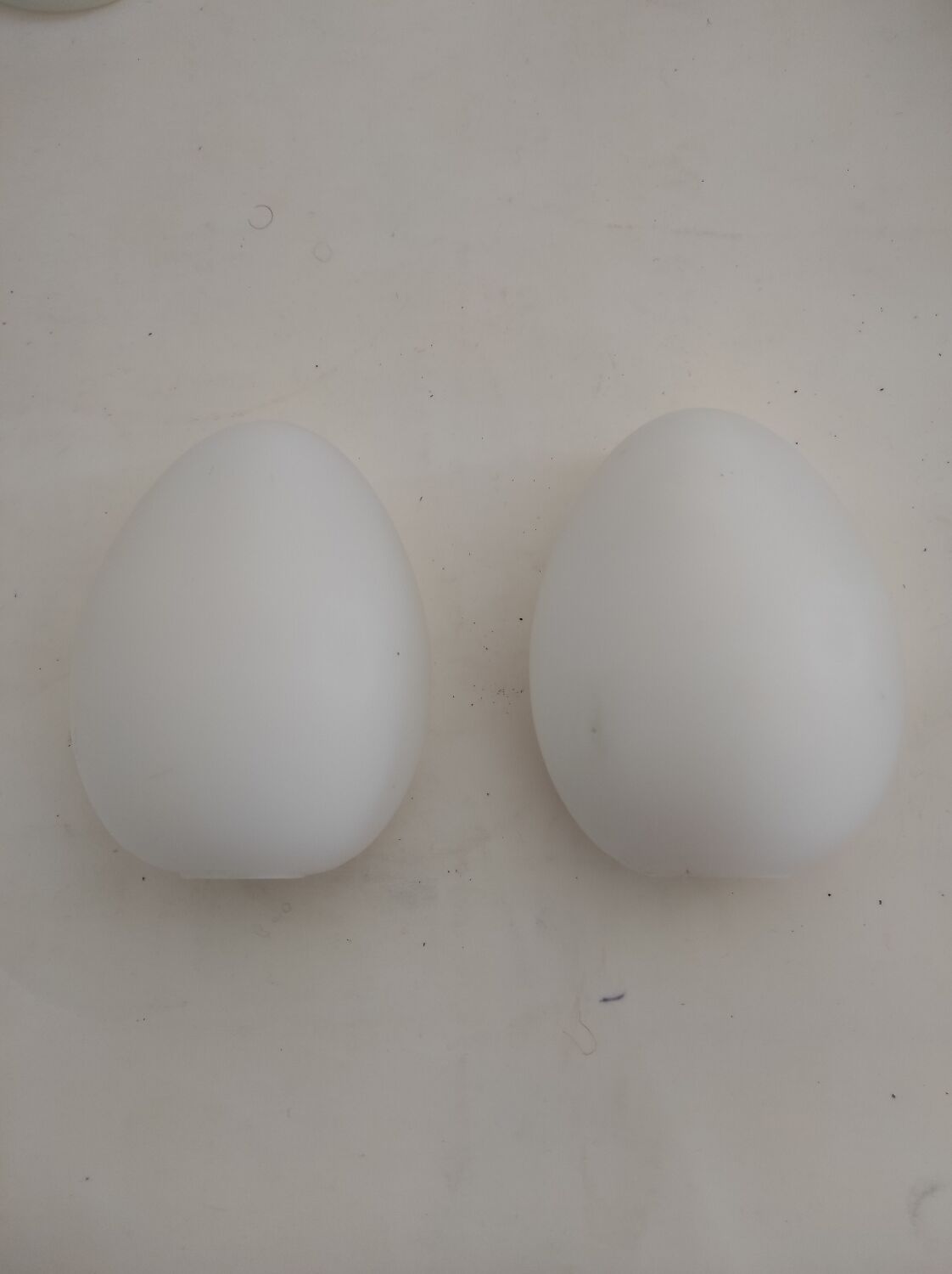 Lot de 2 demi-globes en opaline formeoeuf