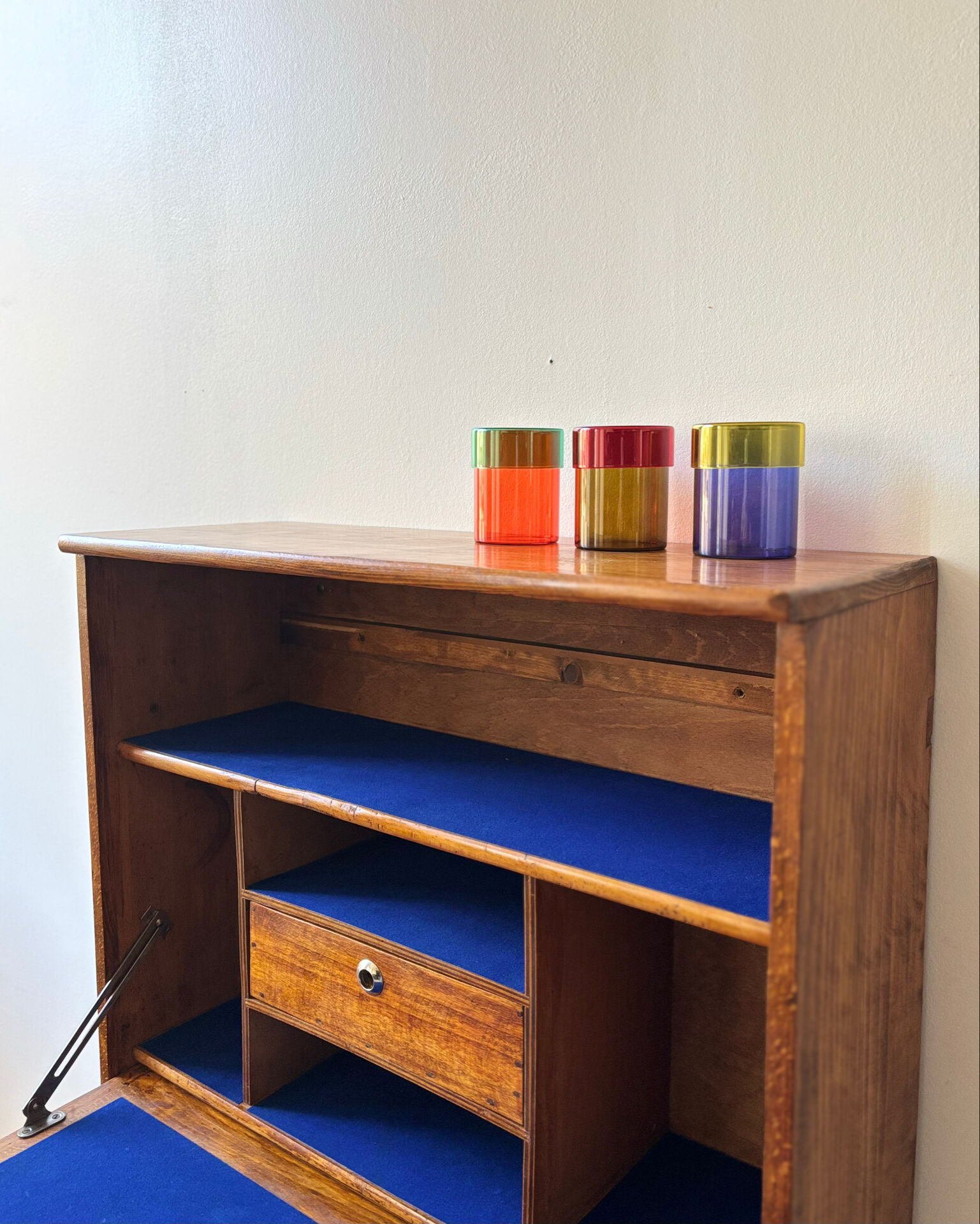 Bureau secrétaire style moderniste