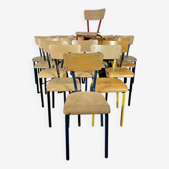 Set of 16 school chairs