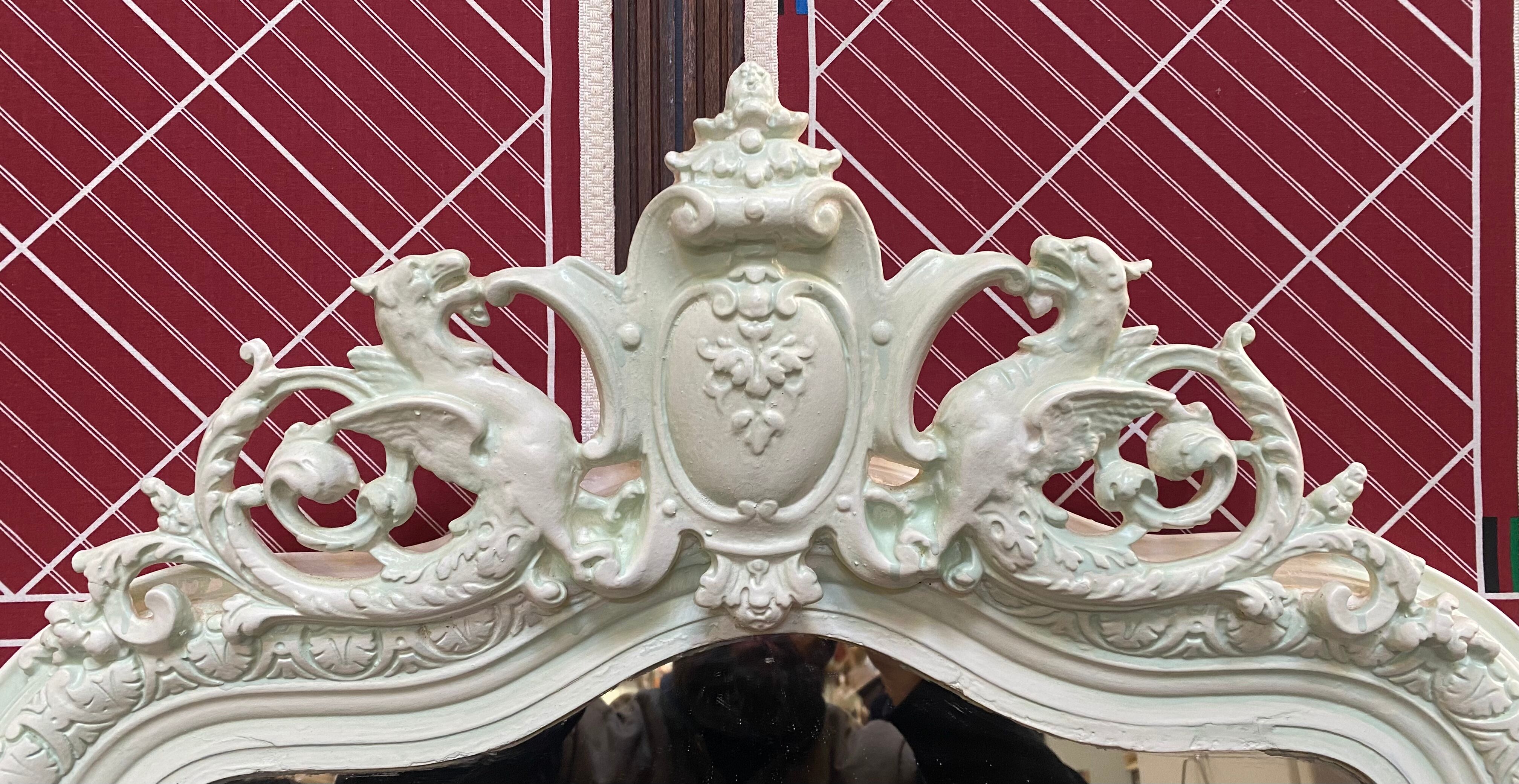 Mirror era Napoleon III, pediment and decorated frame