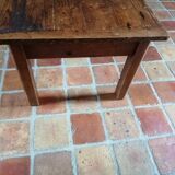 Table basse à tiroir en bois massif