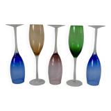 Set of 5 designer champagne flutes in colored glass from the 70s