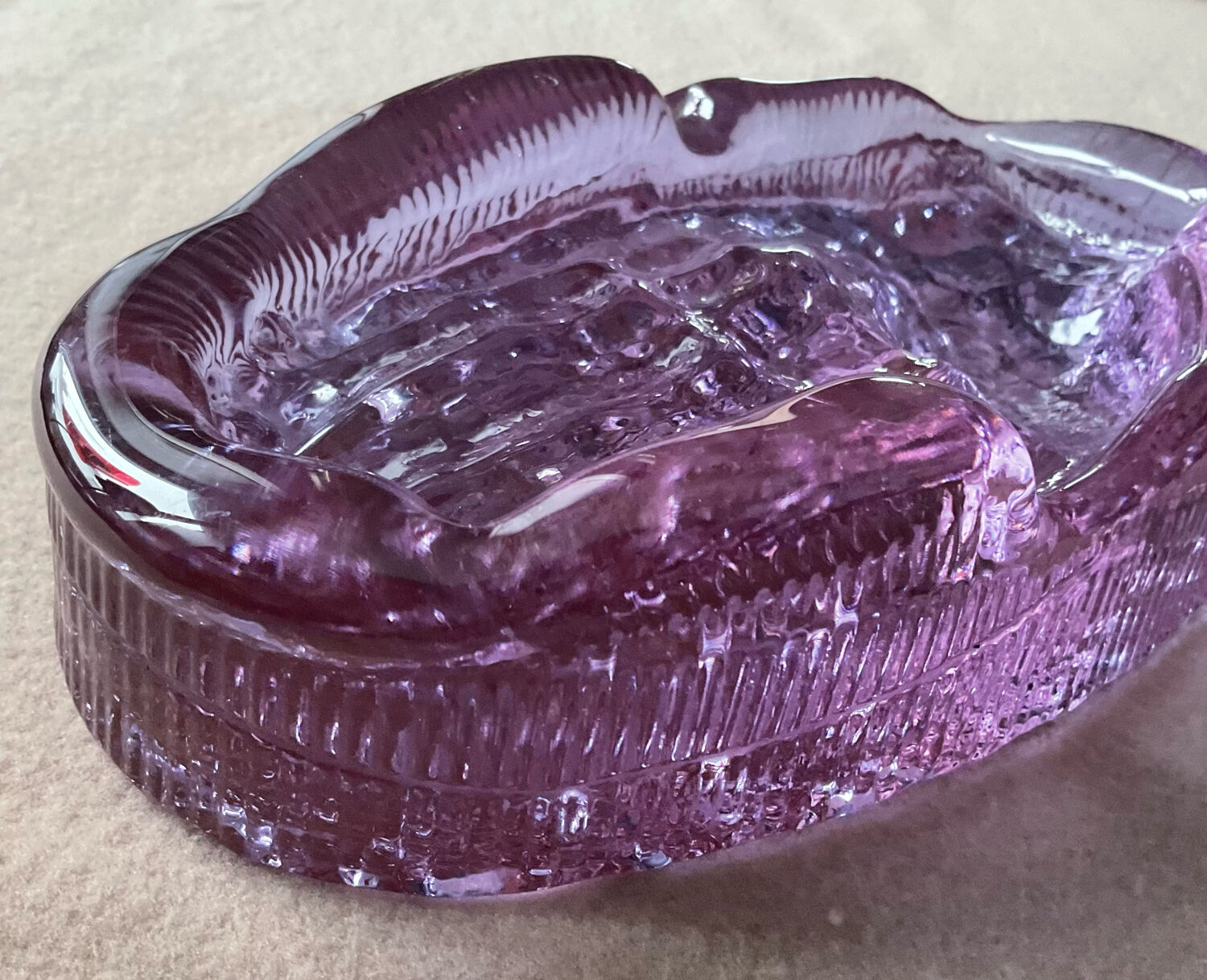 Empty vintage pocket in molded hand uralin