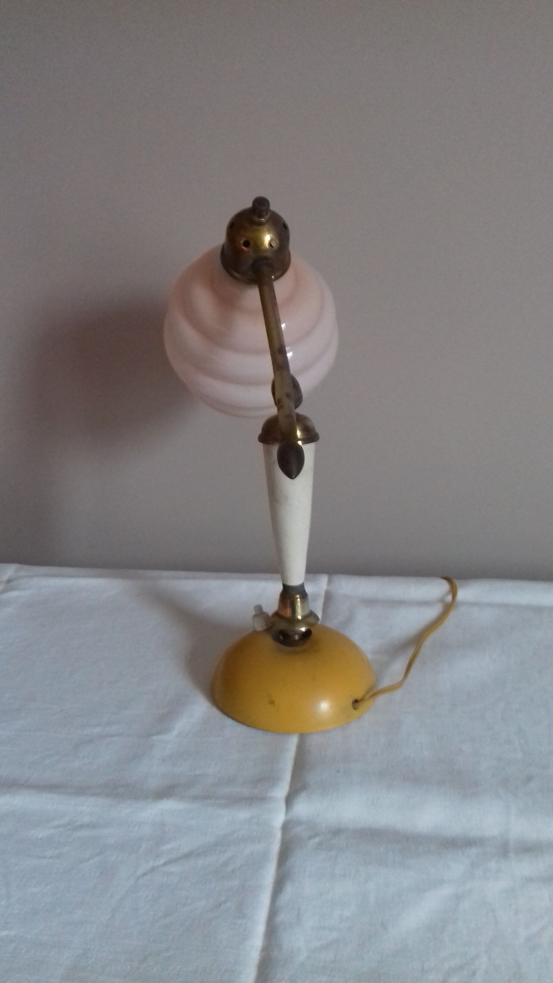 Table lamp