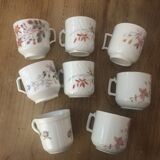 8 tasses anciennes porcelaines dépareillées