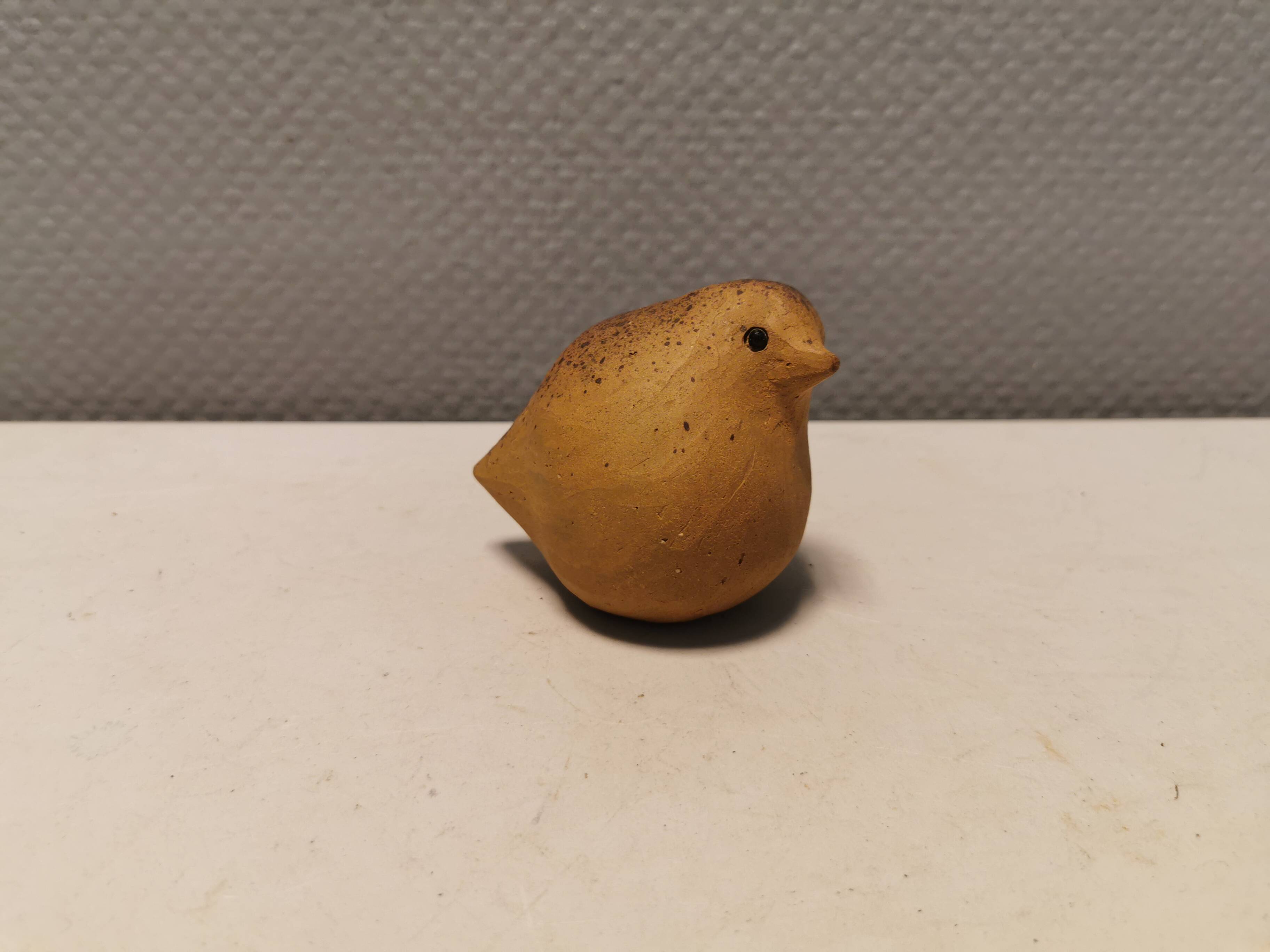 Beautiful ceramic bird, designed by Lise Ostfeldt Denmark 1970s.