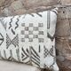 Housse de coussin artisanale en laine berbère : Coussin Kilim marocain