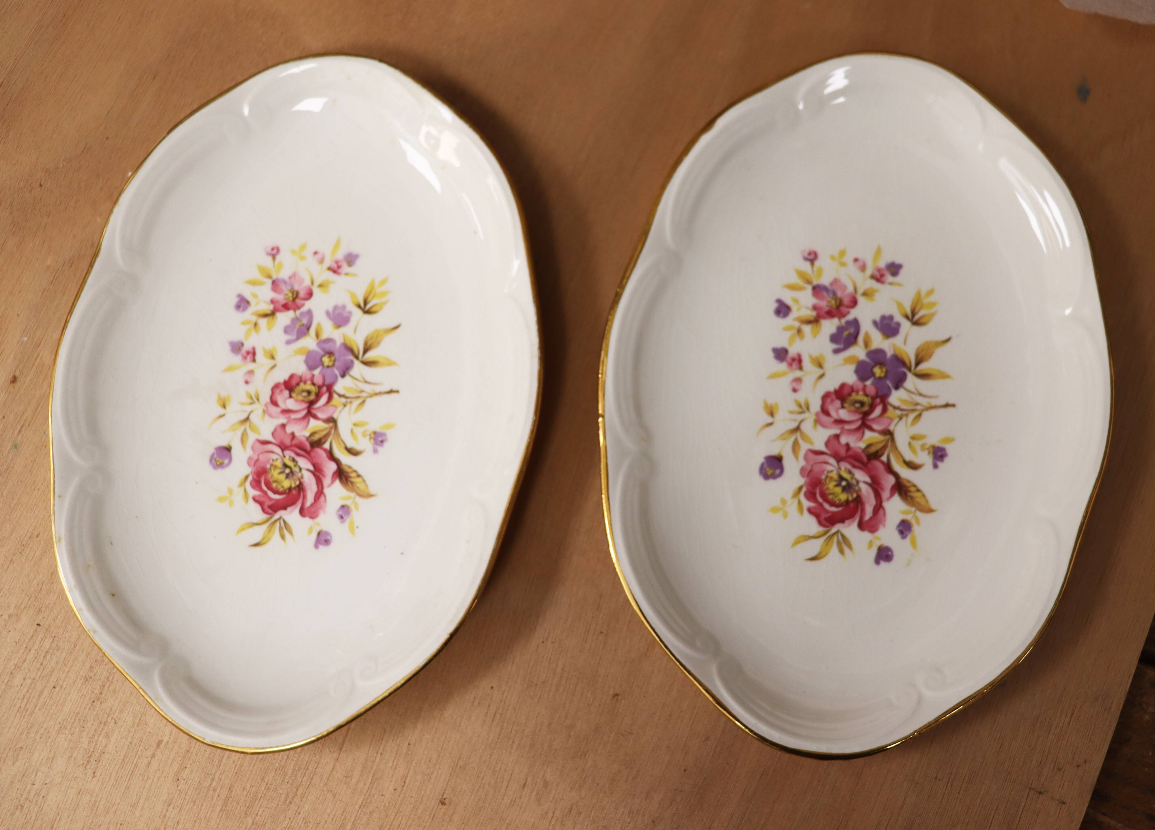 set of 2 vintage dishes