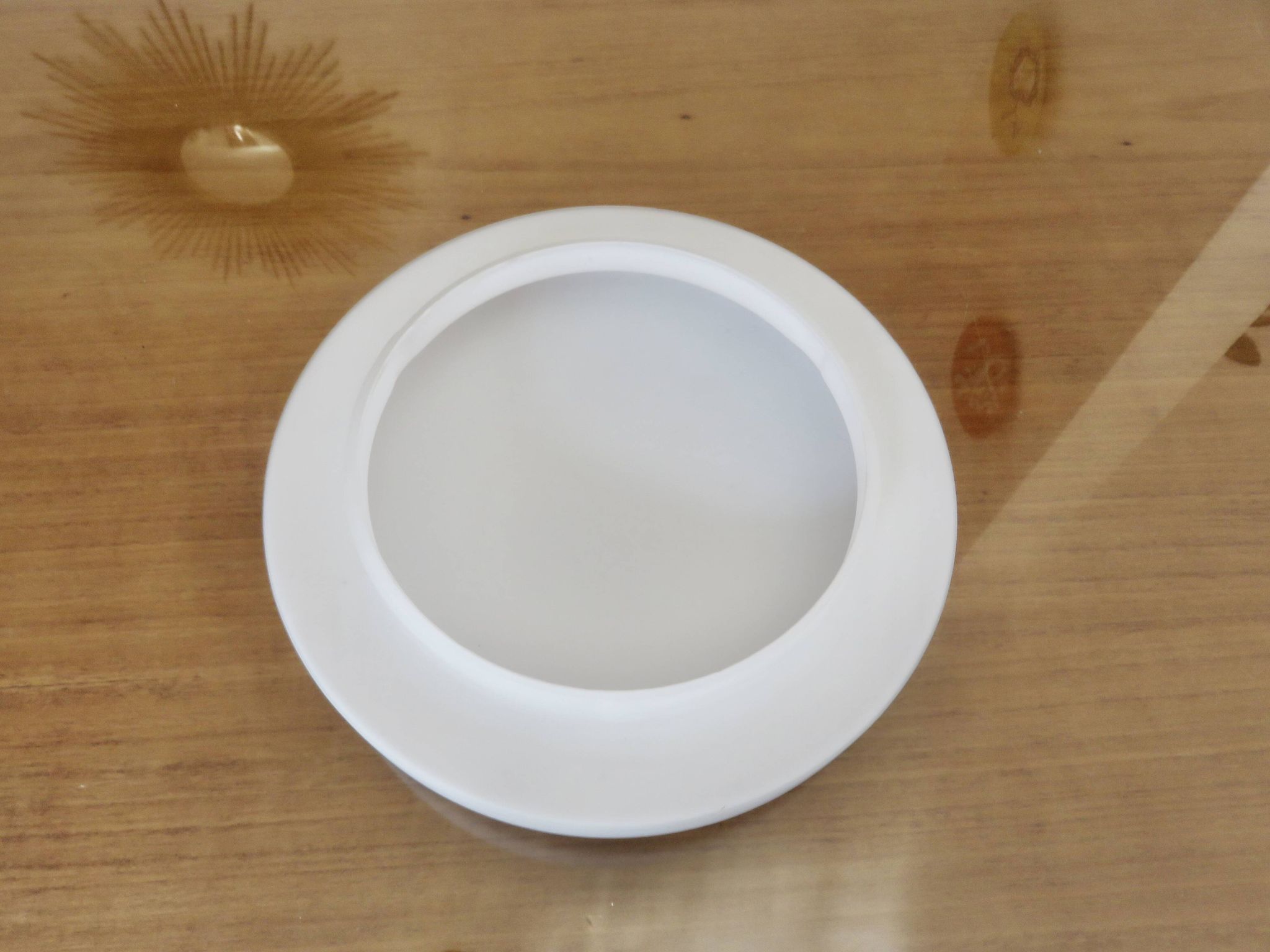 Plafonnier "galette" en opaline blanche