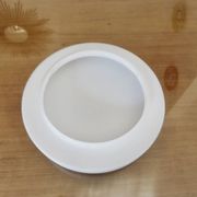 Plafonnier "galette" en opaline blanche