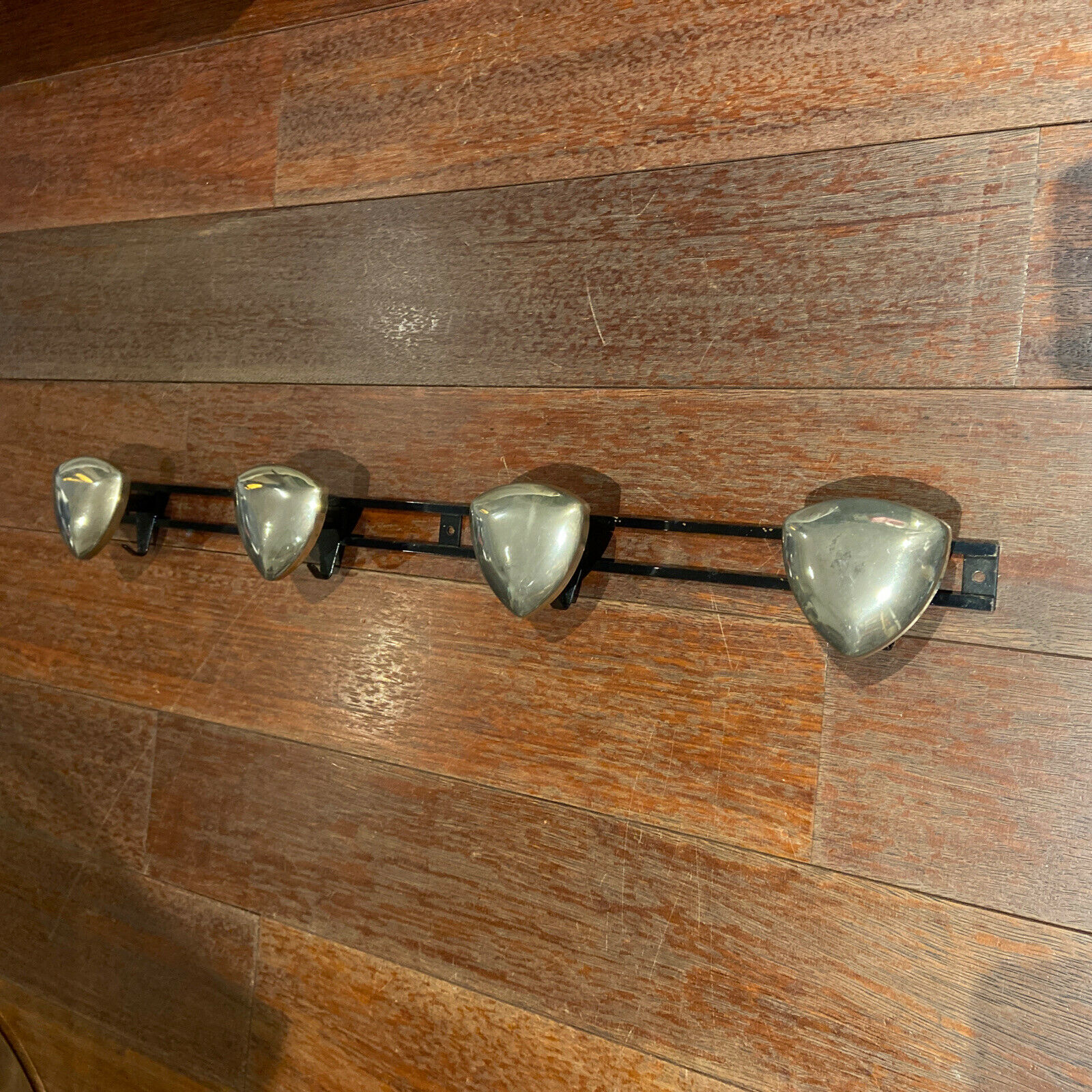Iron wall coat rack with 4 golden triangle hooks vintage decoration