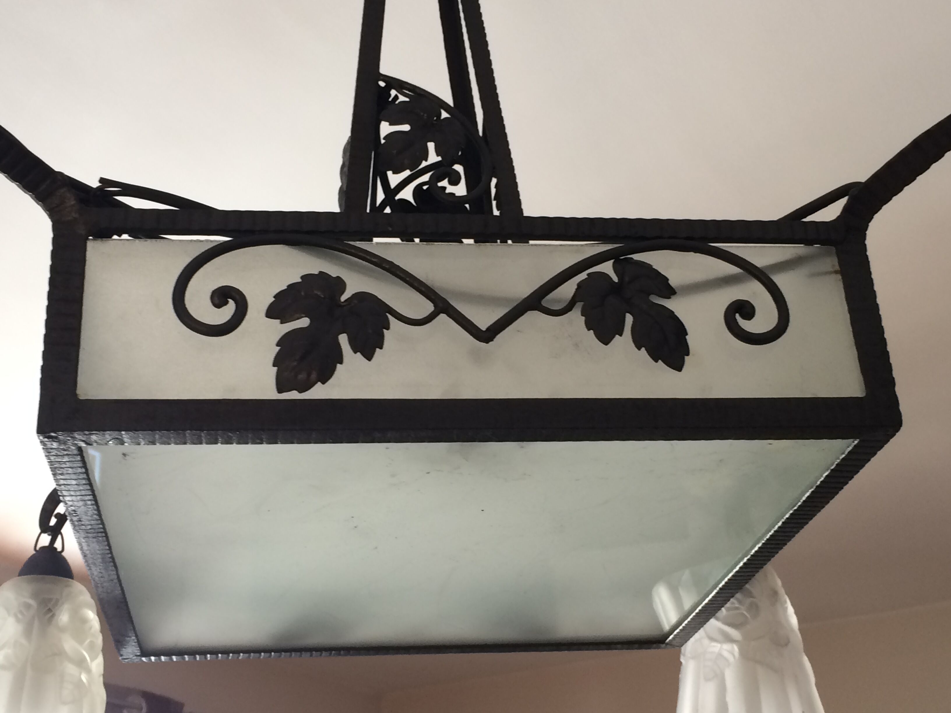 Lustre art déco avec vasque carrée et tulipe signé Degue