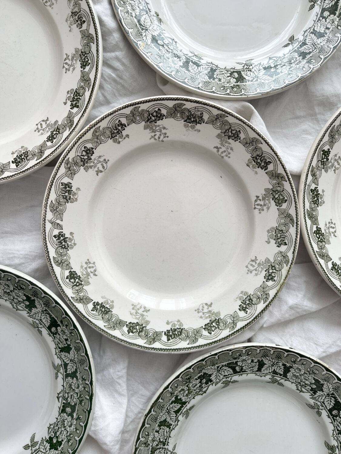 6 mismatched ironstone flat plates Murier Violetta