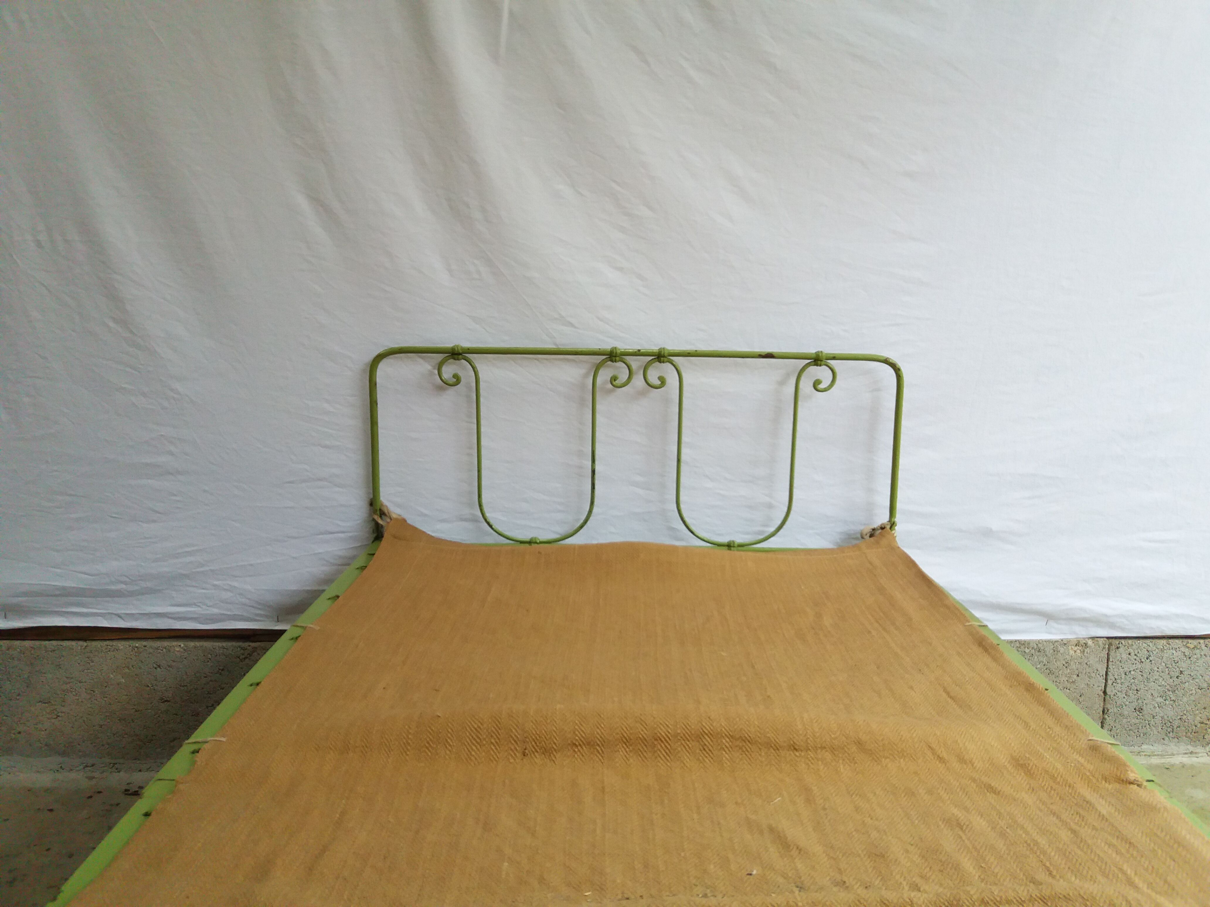Folding bed