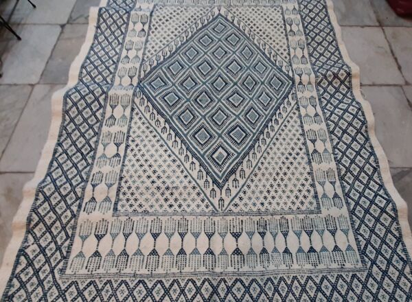 tapis Kilim Marocain Blanc Et Bleu, tapis Berbère Fait À La Main En Pure Laine.