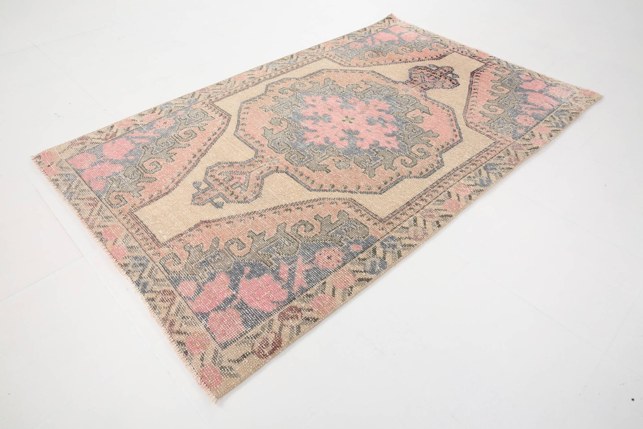 4x7 Soft Color Classic Oriental Vintage Area Rug, 128x211Cm SK 5935