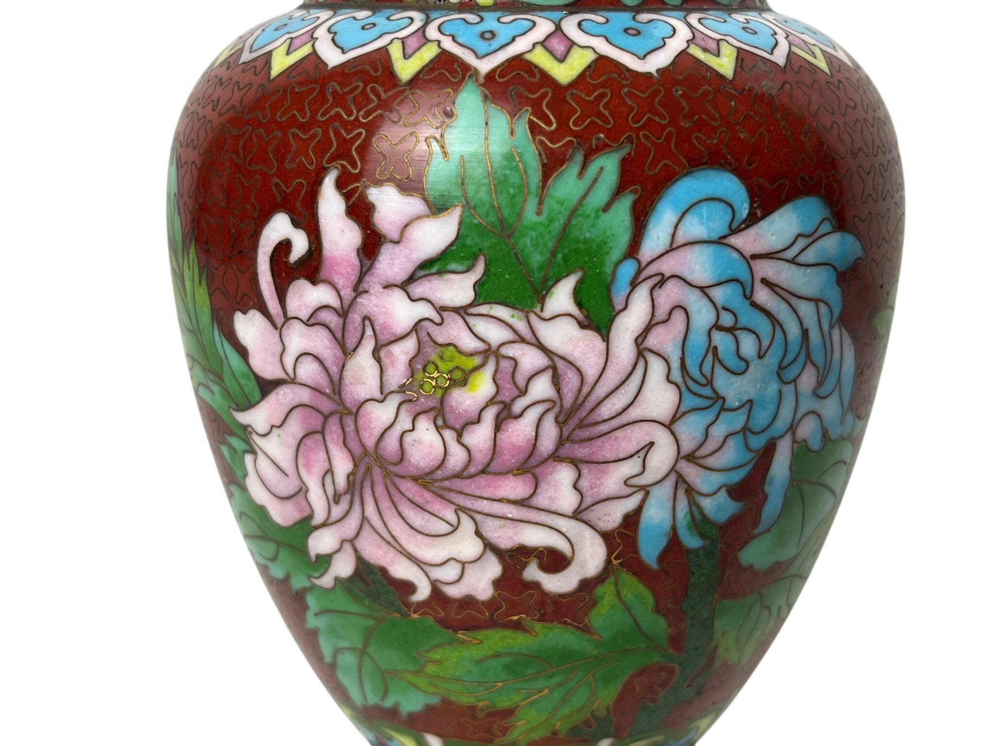 Chine, vase en cloisonné chrysanthèmes début XXème
