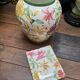 Ensemble porcelaine Lancel bouquets de Lys colorés vase et cendrier vide poche