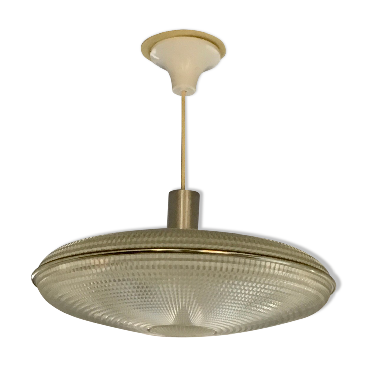 Space age suspension in the shape of a flying saucer - design 1960