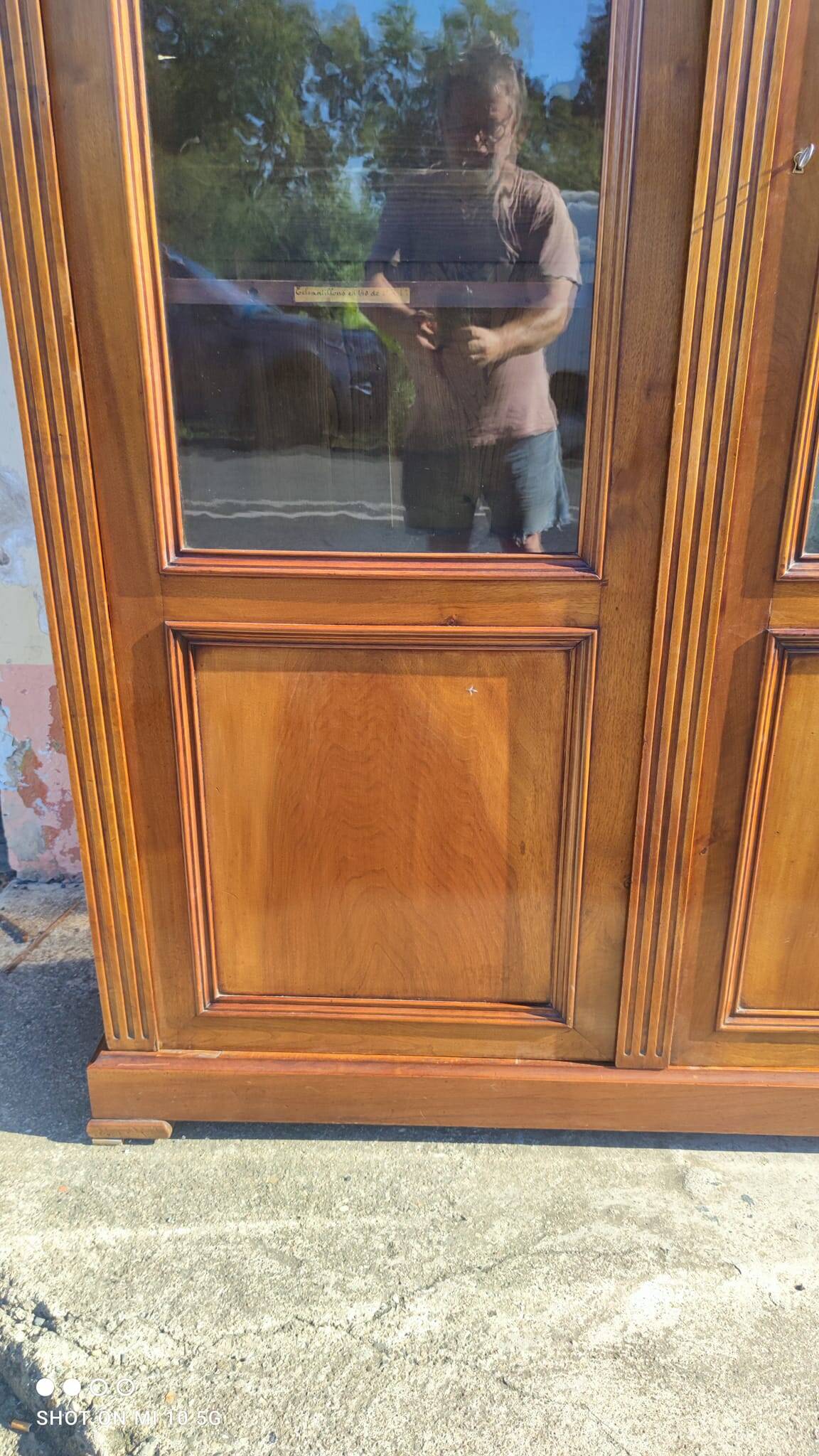 4-door bookcase in solid walnut circa 1880