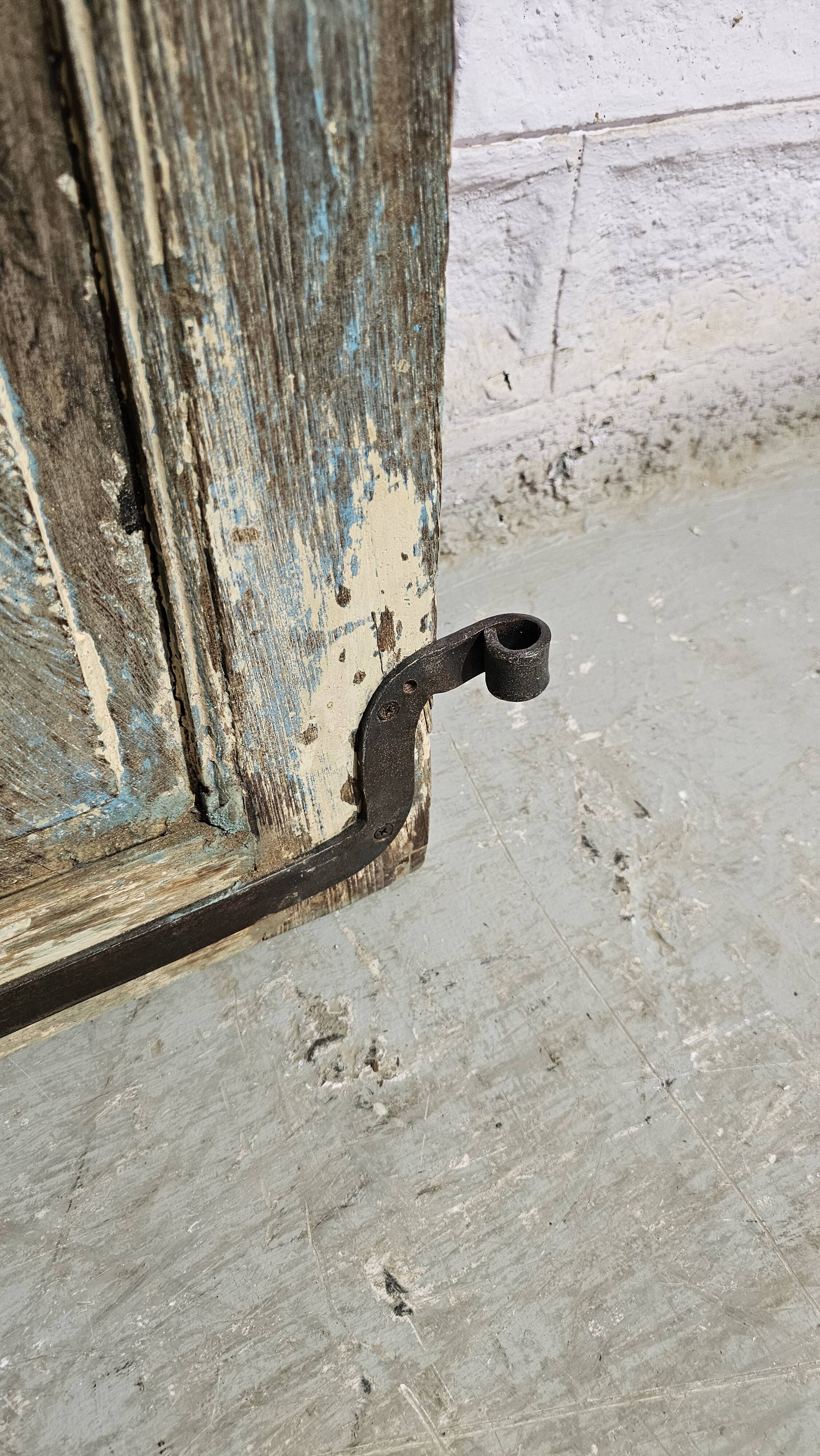 Ancienne porte de patio en teck birman et forge