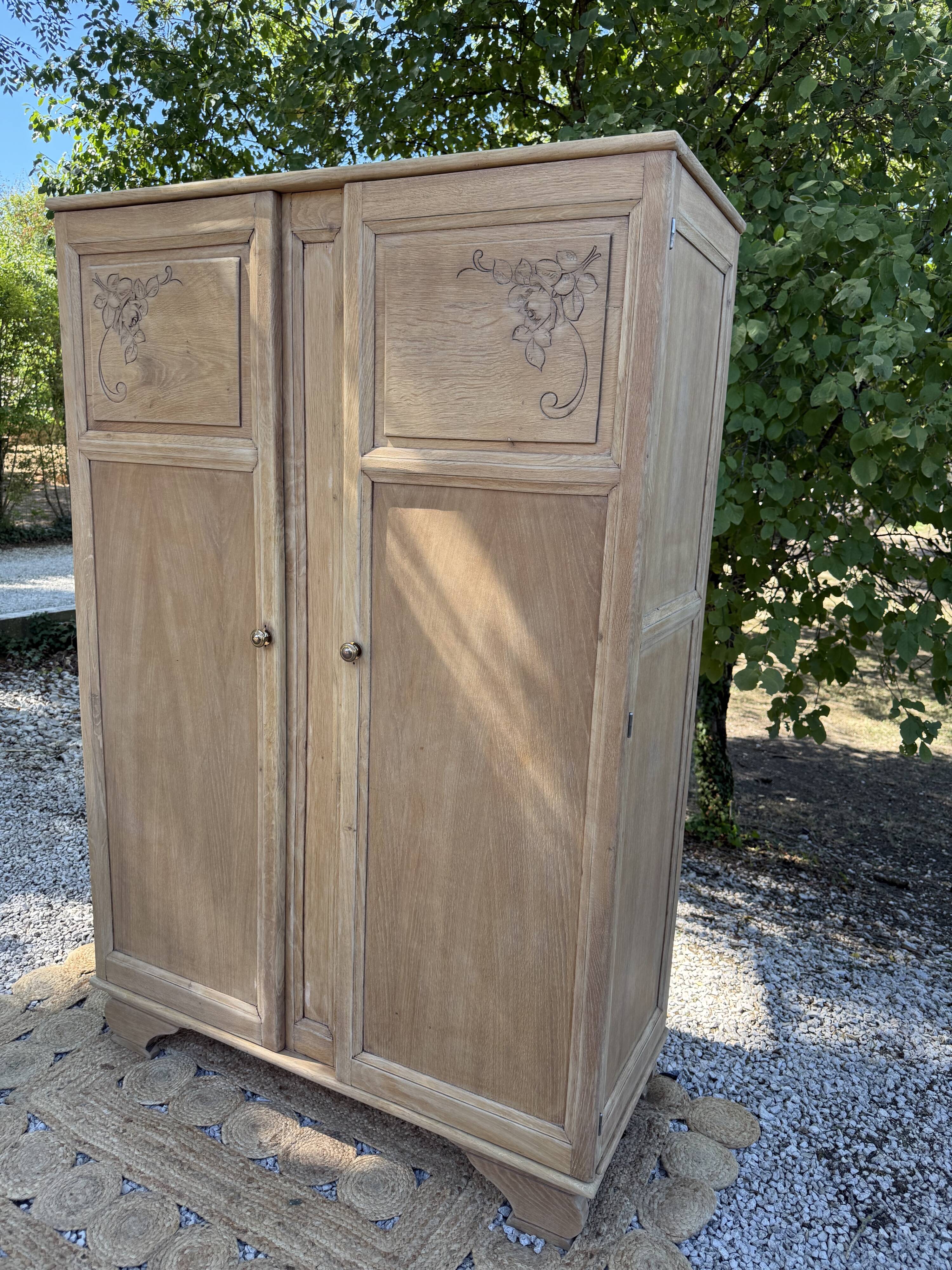Armoire massif art déco