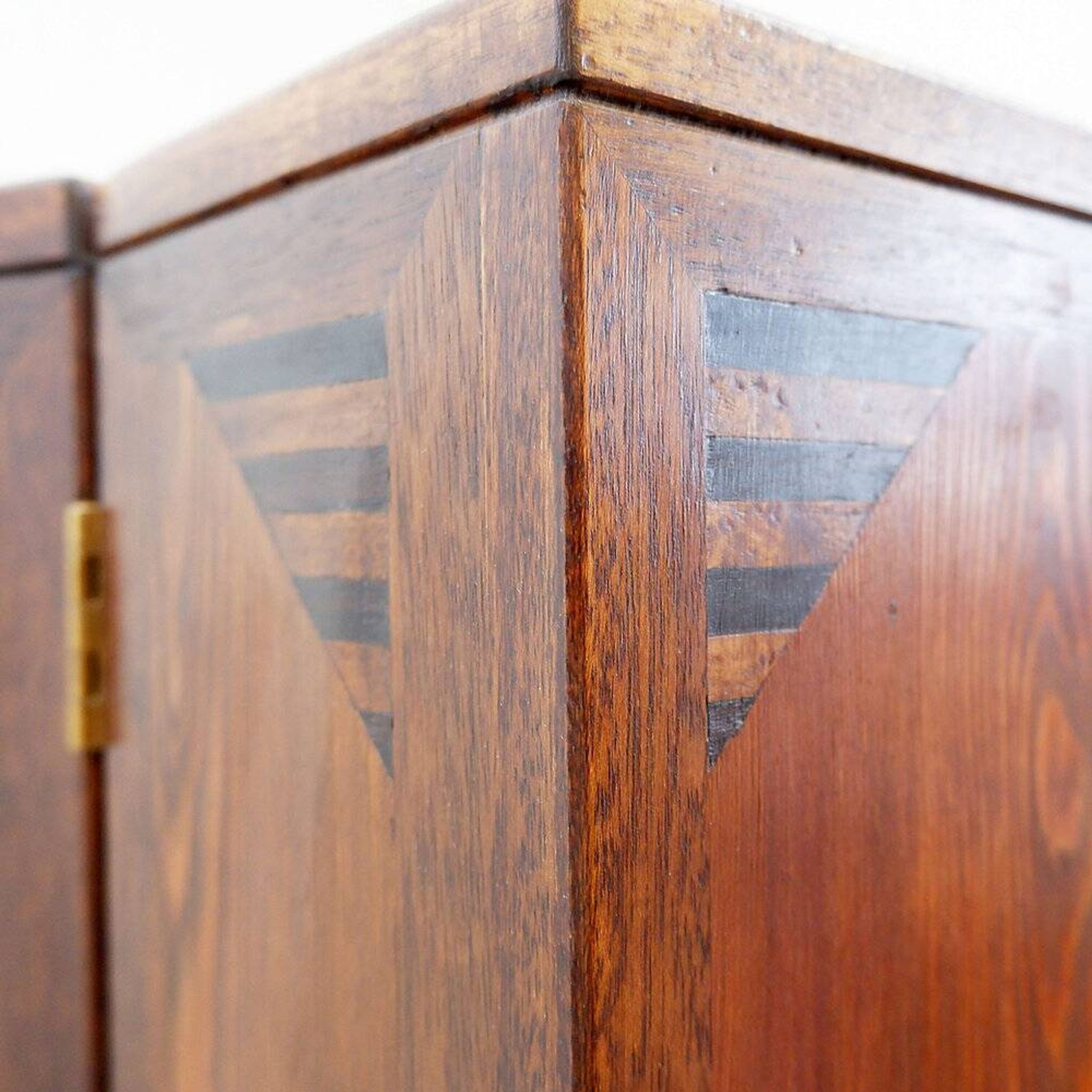 Contemporary wooden bar furniture